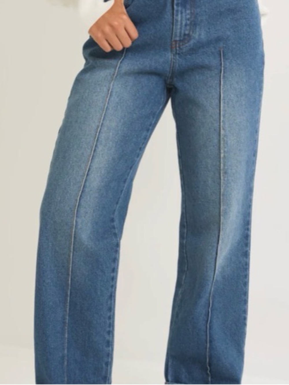 Le Lis Mid-Blue Straight Leg Women’s Jeans- size L
